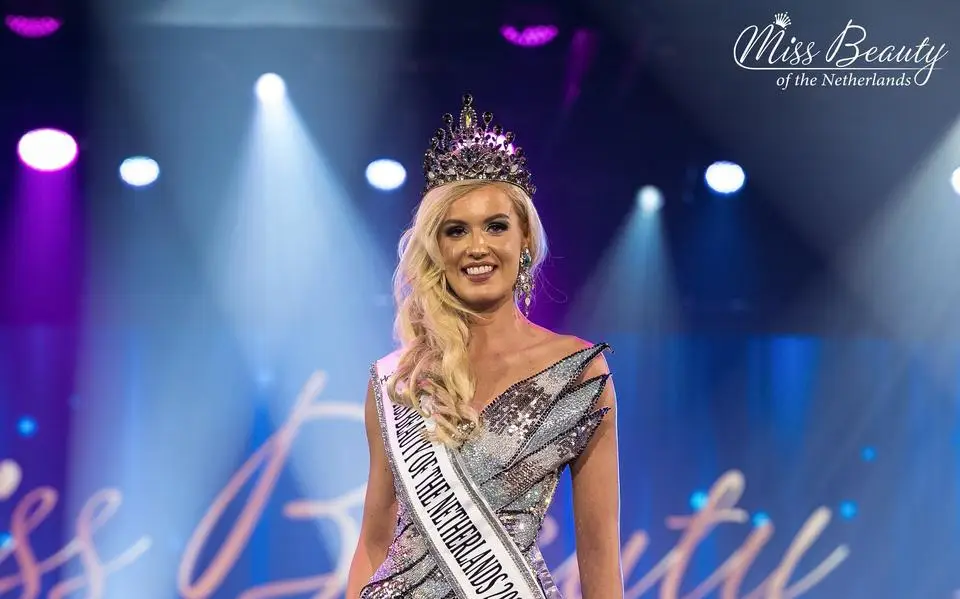 Sanne-Esmee (21) uit Sint Jacobiparochie naar Miss Earth-verkiezing: ‘Een droom is uitgekomen’