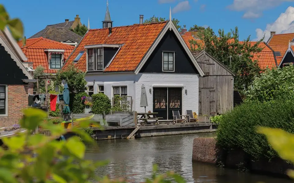 Een sleutelkastje of actuele recensie op boekingsite: zo speurt Súdwest-Fryslân naar illegale vakantiehuizen
