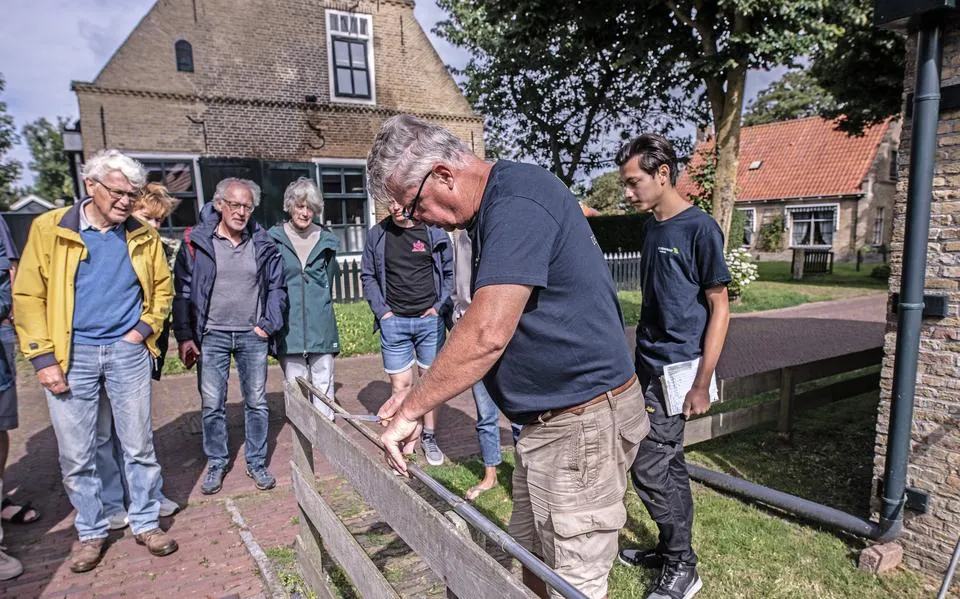 Archeologen boren deze week 106 keer in Amelandse bodem. Wat levert dat op?