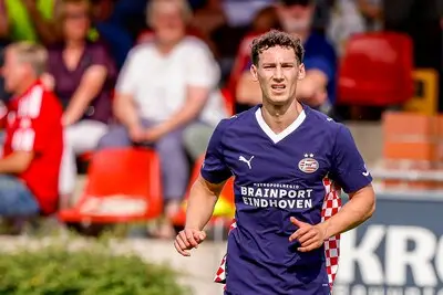 PSV rekent snel weer op Van Bommel