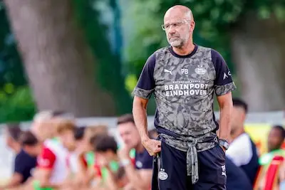 Bosz moet bij het nieuwe PSV zijn eerste échte keuzes maken over de opstelling: op zoek naar de sterkste elf