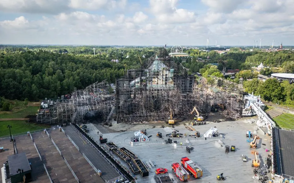 Na brand op Tomorrowland draaien persen van Probo in Dokkum overuren: ‘Wy as direksje helpe ek mei’