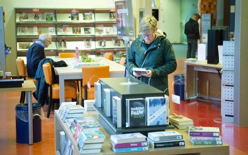 Bibliotheken in Burgum en Gytsjerk blijven van dbieb. ‘Aandacht ging alleen naar de Blokhuispoort’