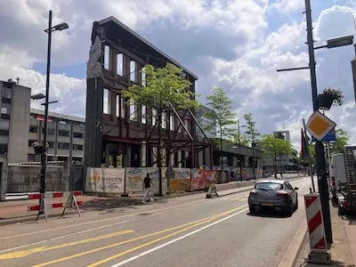 Eindhoven staat demontage en opslag monumentale bankgevel toe