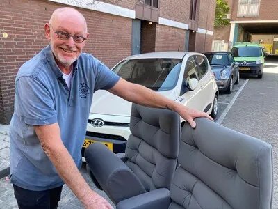 Voor een paar tientjes je eigen bioscoop, stoelen uit LAB-1 in mum van tijd uitverkocht