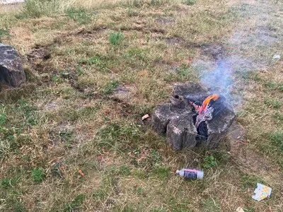 Weer klein brandje gesticht op speelheuvel in Helmond, omwonenden bellen brandweer
