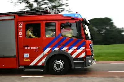 Helmonders ruiken brandlucht op zolder, vlammen snel geblust