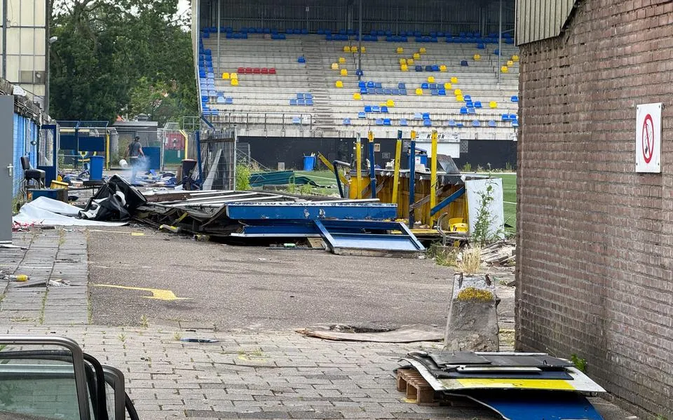 Flinke vernielingen aangericht in oude Cambuurstadion in Leeuwarden