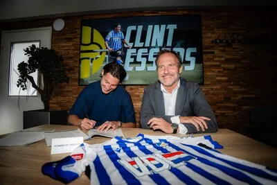 Proefspeler beloond met contract: Clint Essers tekent voor een jaar bij FC Eindhoven
