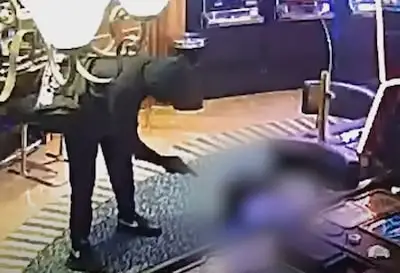 Binnen één dag na uitzenden beelden al drie tips over casino-overval Geldrop, dader rende met mes achter vrouw aan