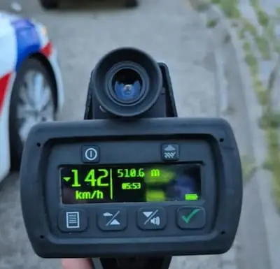 Automobiliste rijdt 62 kilometer per uur te hard in Tilburg, moet rijbewijs inleveren en zakt ook voor tweede test