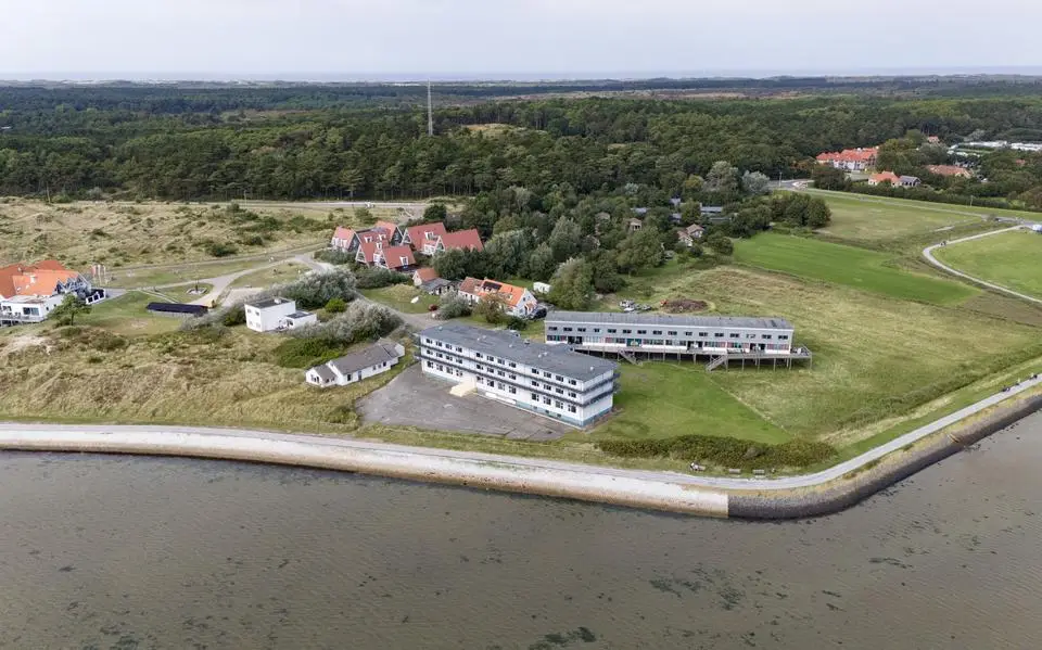 Verrassende wending: Terschelling wil nu onderwijs én woningbouw op de Dellewal