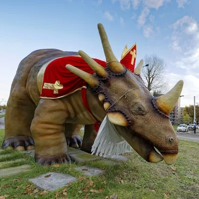 Rotondekunst: kostenpost of verdienmodel? Van dino tot stenen piemel