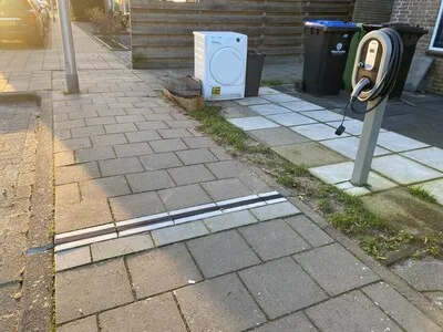 Helmond start pilot kabelgoten voor elektrisch laden