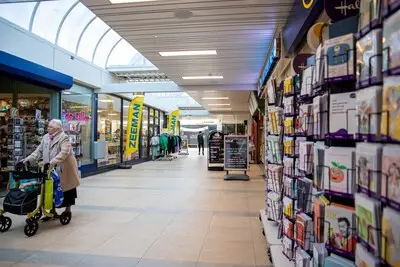 Helmond-Noord viert zomer met speurtocht en cadeautjes in De Bus