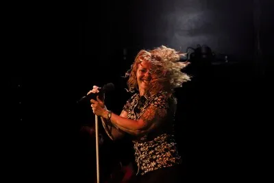 Gejuich met orkaankracht bij reünieconcert van The Gathering; ‘Ik had dit voor geen goud willen missen’