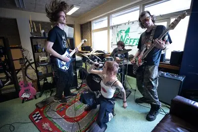 Helmond, stad van hardwerkende bandjes: ‘Een band is zoveel meer dan alleen muziek maken’