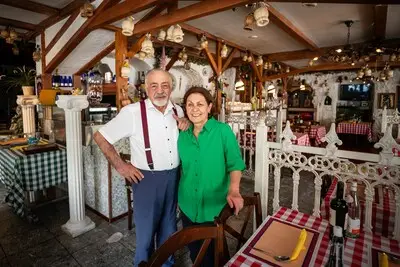 Bij restaurant La Fontana staat de tijd al vijftig jaar stil, ‘alleen de menukaart is meeveranderd’