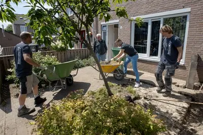 Meer bloemen en bijen en minder hittestress, Groenbus biedt gratis uitkomst in Eindhoven