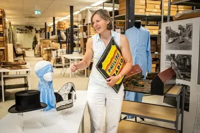Een duik in de Eindhovense geschiedenis in het museumdepot
