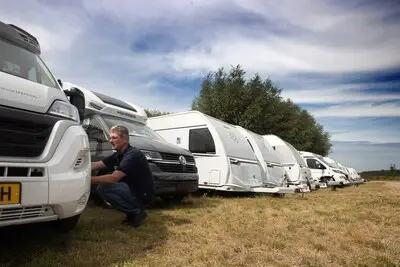 Nog snel een beurt of reparatie voor vertrek naar je vakantiebestemming? Garages hebben het nu extra druk