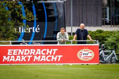 Noa Lang levert PSV zo’n 28 miljoen op: deal lijkt nu niet meer af te ketsen