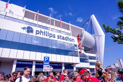 Bijna volle bak bij PSV, tijdens de opening van het seizoen