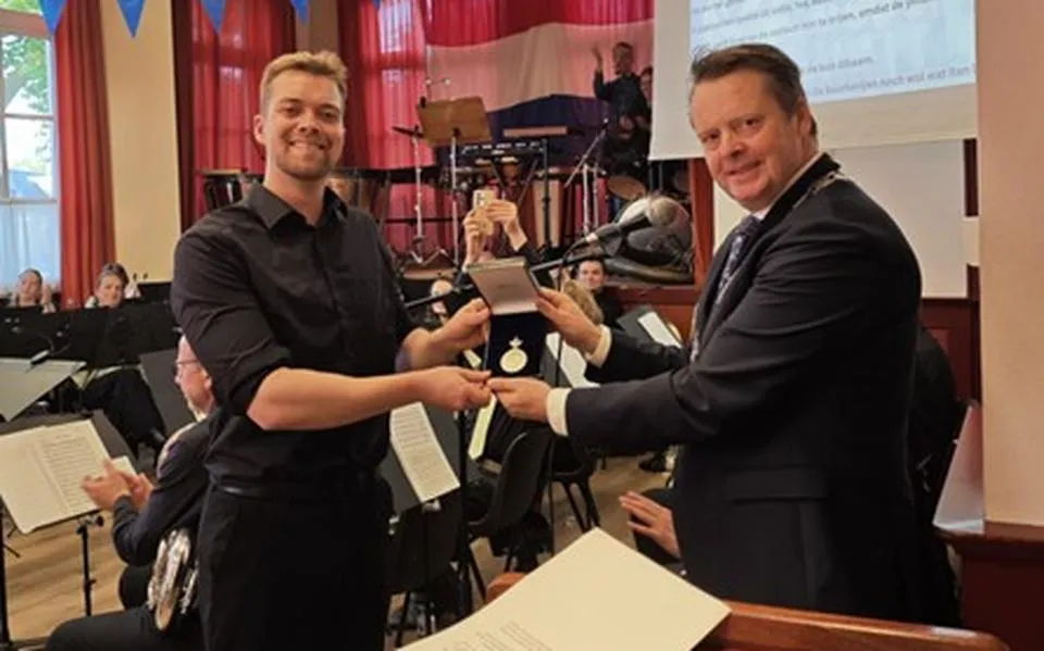 Koninklijke erepenning voor honderdjarige brassband Concordia uit Wânswert