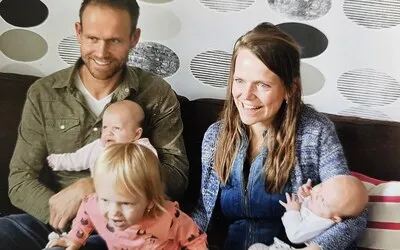 Grootste wens vervuld: Evelien trouwt met Rob vlak voor haar overlijden, ‘Blijf dansen’, klonk op de uitvaart