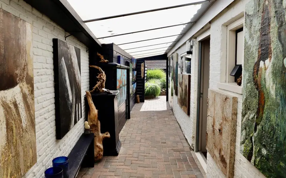 Nieuwe editie ‘Route Wad een Kunst’ langs negen ateliers: ‘Als mensen vragen waar mijn atelier is, dan zeg ik: daar woon ik in’