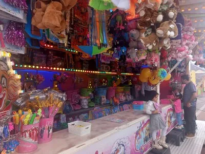 Het contrast met de Tilburgse kermis is wel erg groot in dit dorp