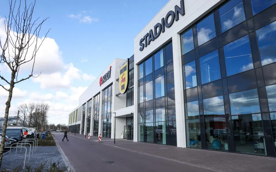 Omgeving Kooi Stadion in Leeuwarden krijgt parkeerverbod en taxistandplaats