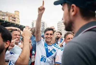 Officieel: FC Eindhoven strikt verdediger met legendarische voetbalnaam als eerste aanwinst