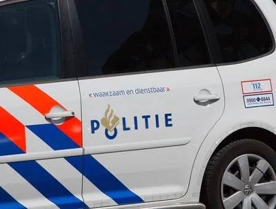 Automobilist aangehouden na achtervolging: politieauto betrokken bij botsing in Son en Breugel