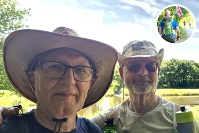 Anton loopt de 4Daagse samen met Arnold én de Eindhovense vlag