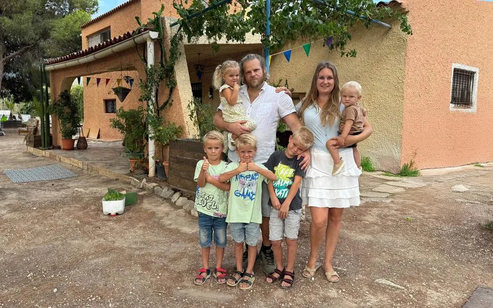 Melissa (33) uit ‘Een huis vol emigreert’: ’De jongens verbeteren mij aan de lopende band’