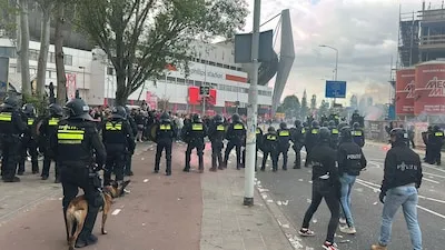 Politie verspreidt foto’s van relschoppers na rellen kampioensfeest PSV