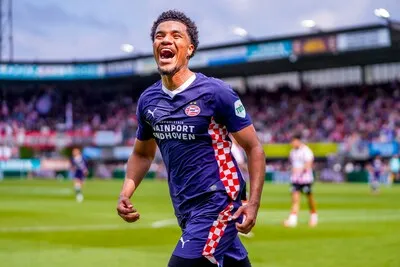 Bevestiging: Malik Tillman verlaat PSV en tekent voor vijf jaar bij Bayer Leverkusen