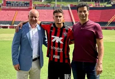 Hoe deze Brabantse profvoetballer dankzij een tip van een PSV-legende in Brazilië is beland: ‘Dit is toch uniek?’