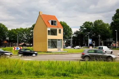 Nooit waren de wolken boven het Draaiend Huis donkerder: ‘Verkoop de hele mikmak aan De Efteling’