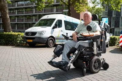 Thijs (74) gaat op pad met de Heikantbus, maar binnenkort kan dat niet meer: ‘Veel mensen zijn kwaad’