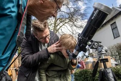 Landelijke Zonnekijkdag in Tilburg