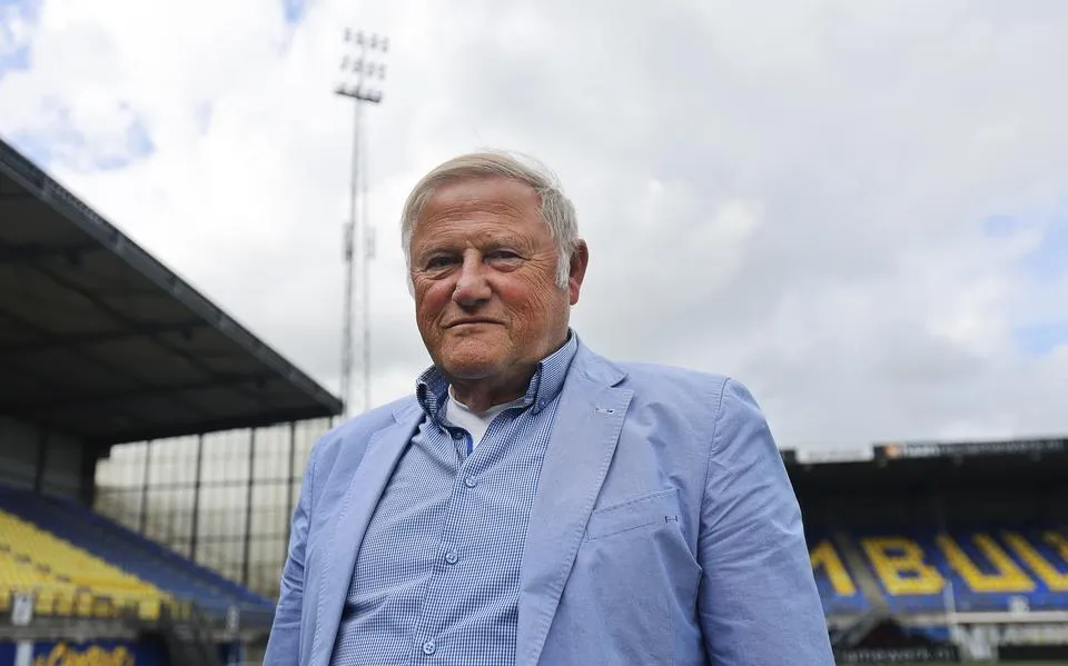 Absurd dat Bert van den Brink bij SC Cambuur vakkundig de tent wordt uitgewerkt | column Sander de Vries