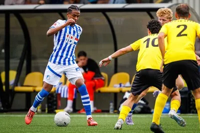 FC Eindhoven wint tweede oefenwedstrijd tegen vv UNA na flitsende eerste helft