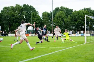 Helmond Sport ziet ‘leuk uitje voor supporters’ in rook opgaan: ‘Alle visuals lagen al klaar’