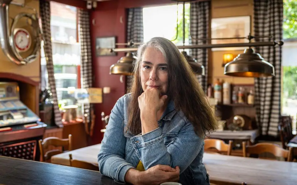 Marja (60) gaat tot het uiterste om cold cases op te lossen: ’Mijn motivatie haal ik uit mijn jeugd, toen ik zelf  verdween’
