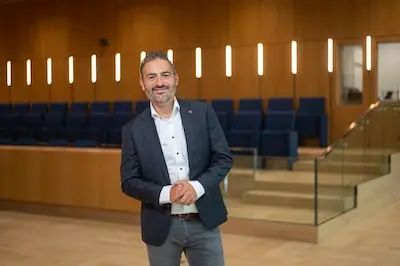 Wethouder Yusuf Çelik: Tilburg zal zich ondanks vrees voor chaos toch aan woningwet houden