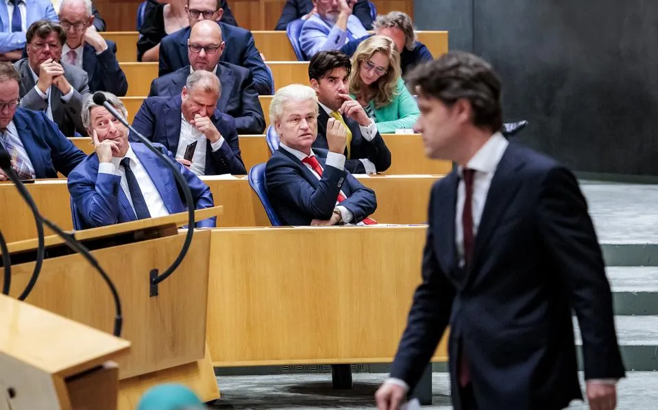 Toch groen licht voor strengere asielwetten, maar kritiek is niet mals: ‘Staatsrechtelijk spookrijden’ en ‘chaos is compleet’