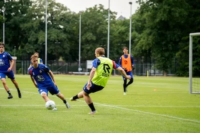 Willem II op trainingskamp: knuffels, Luc Nilis, nog meer knuffels én een heldere boodschap van trainer Stegeman