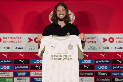 Yarek Gasiorow­ski definitief naar PSV: 'Dit is een grote stap in mijn carrière'